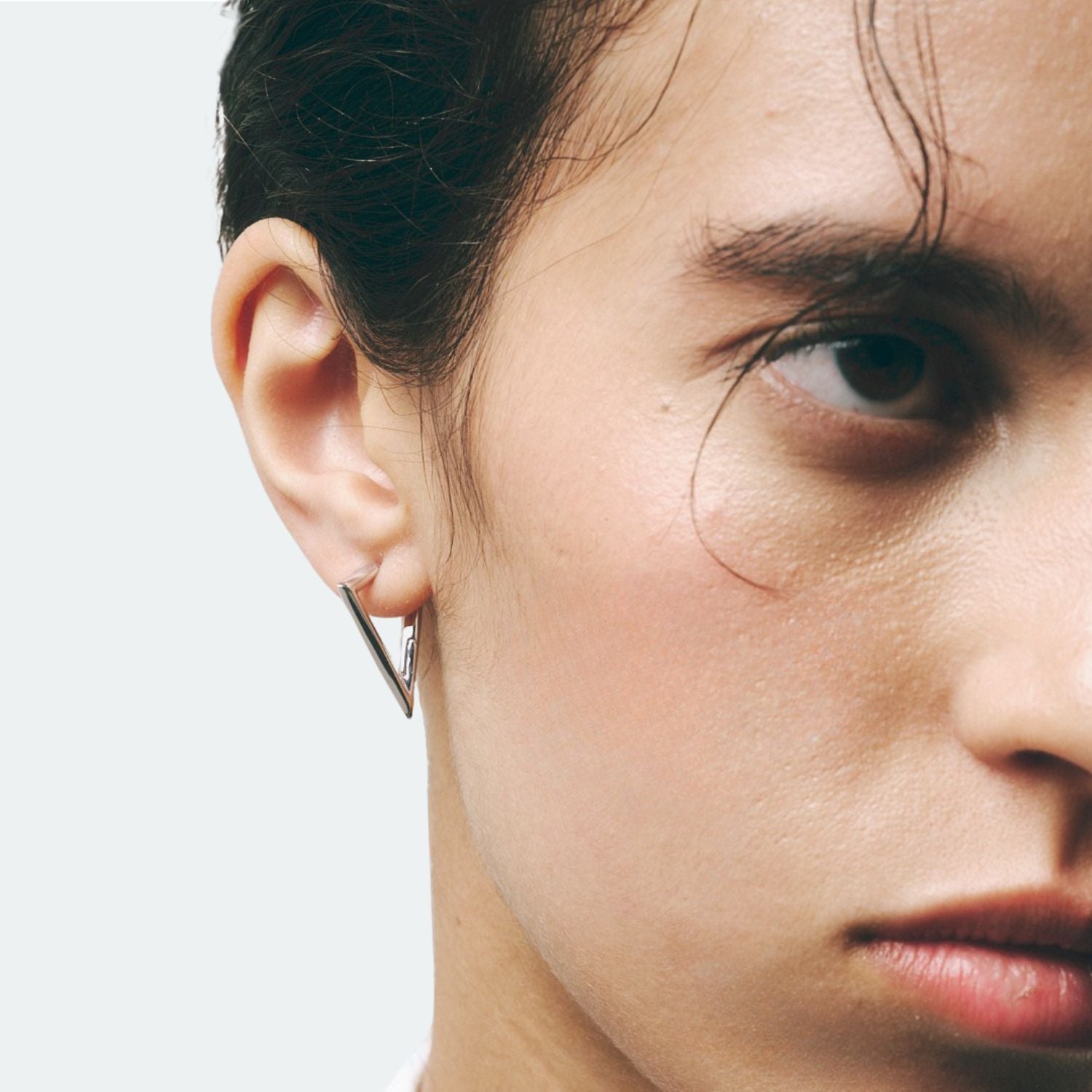 Sculptura triangle small earrings - Triangle Small Gold Hoops - The Future Rocks - 2