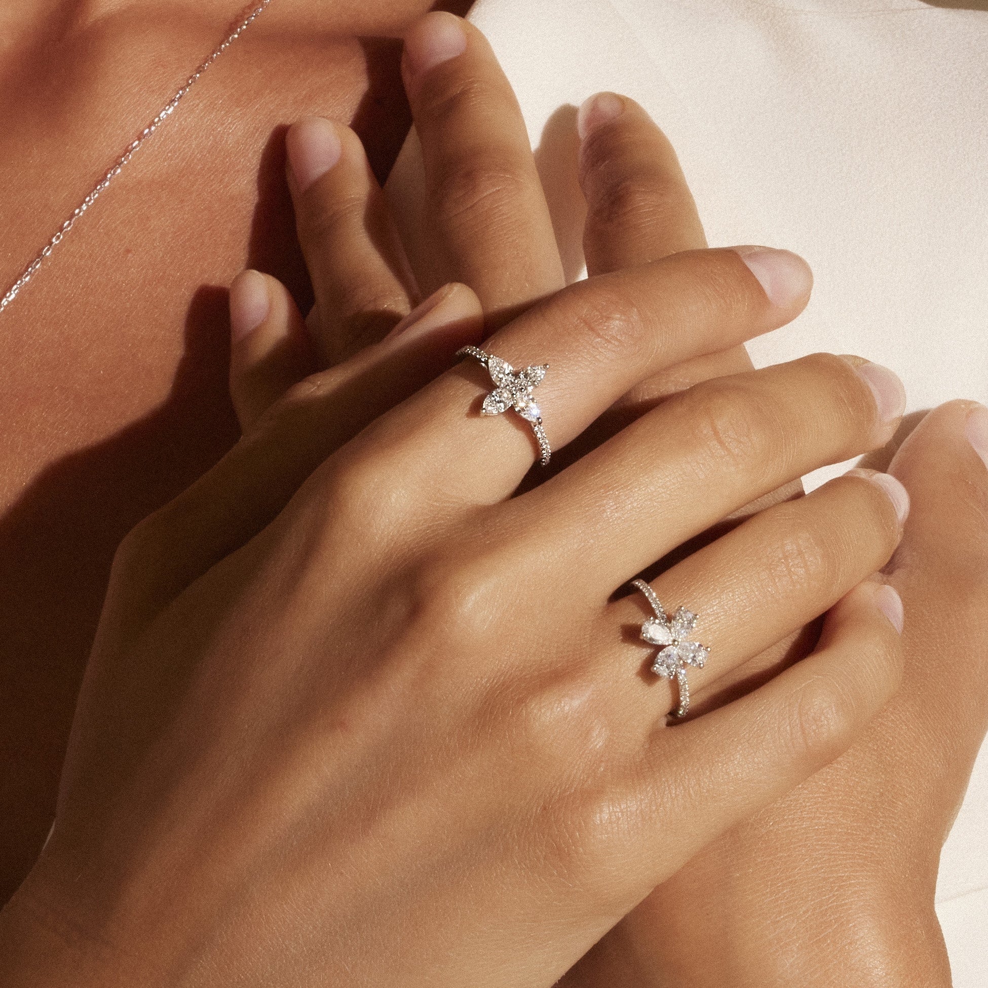 Flora pear floral ring - Pear Diamond Flower Ring - The Future Rocks - 2