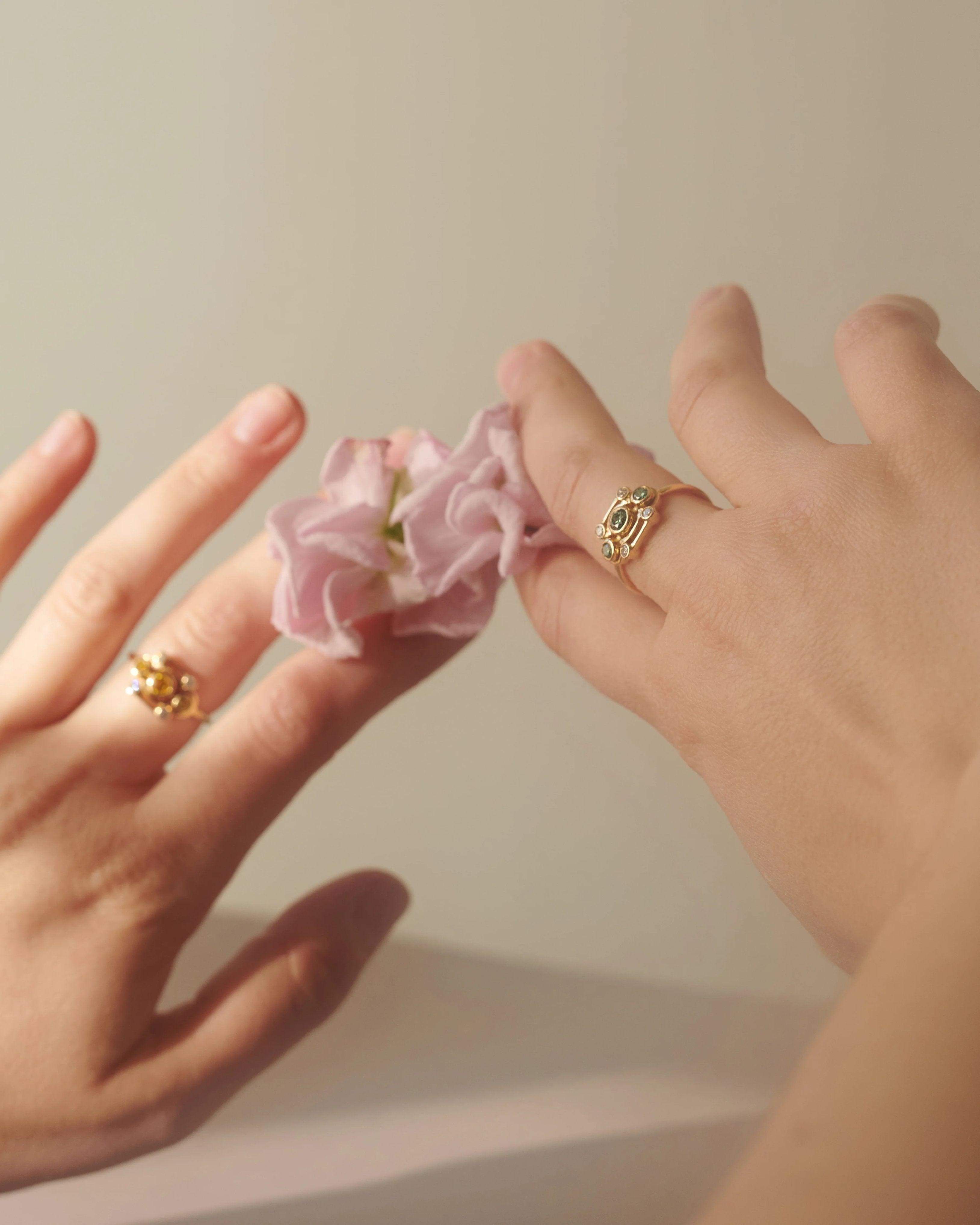 Blossom ring - Blossom Lab-Grown Green Diamond Ring - The Future Rocks - 2