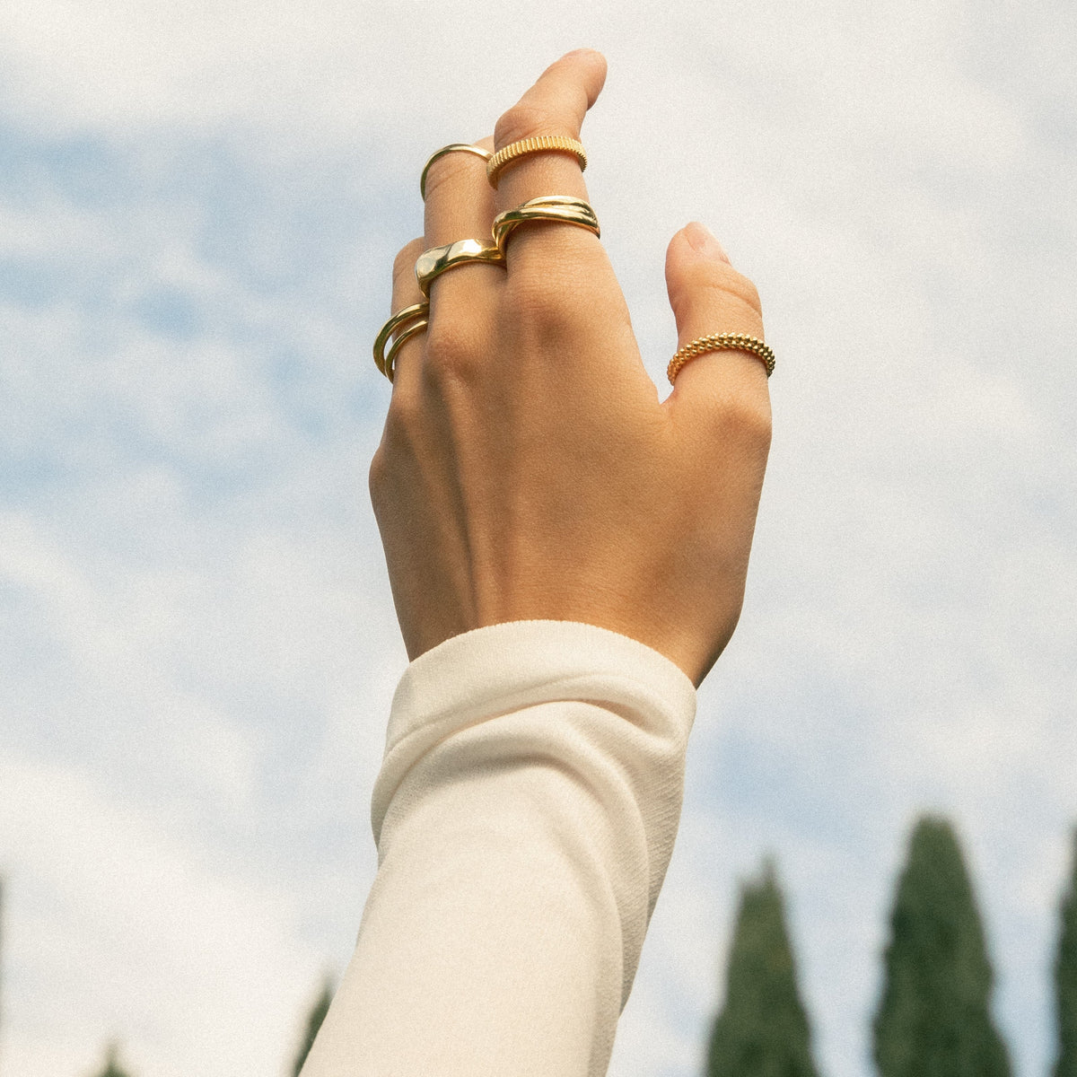 Roots small ring - Gold Stacking Ring - The Future Rocks - 3