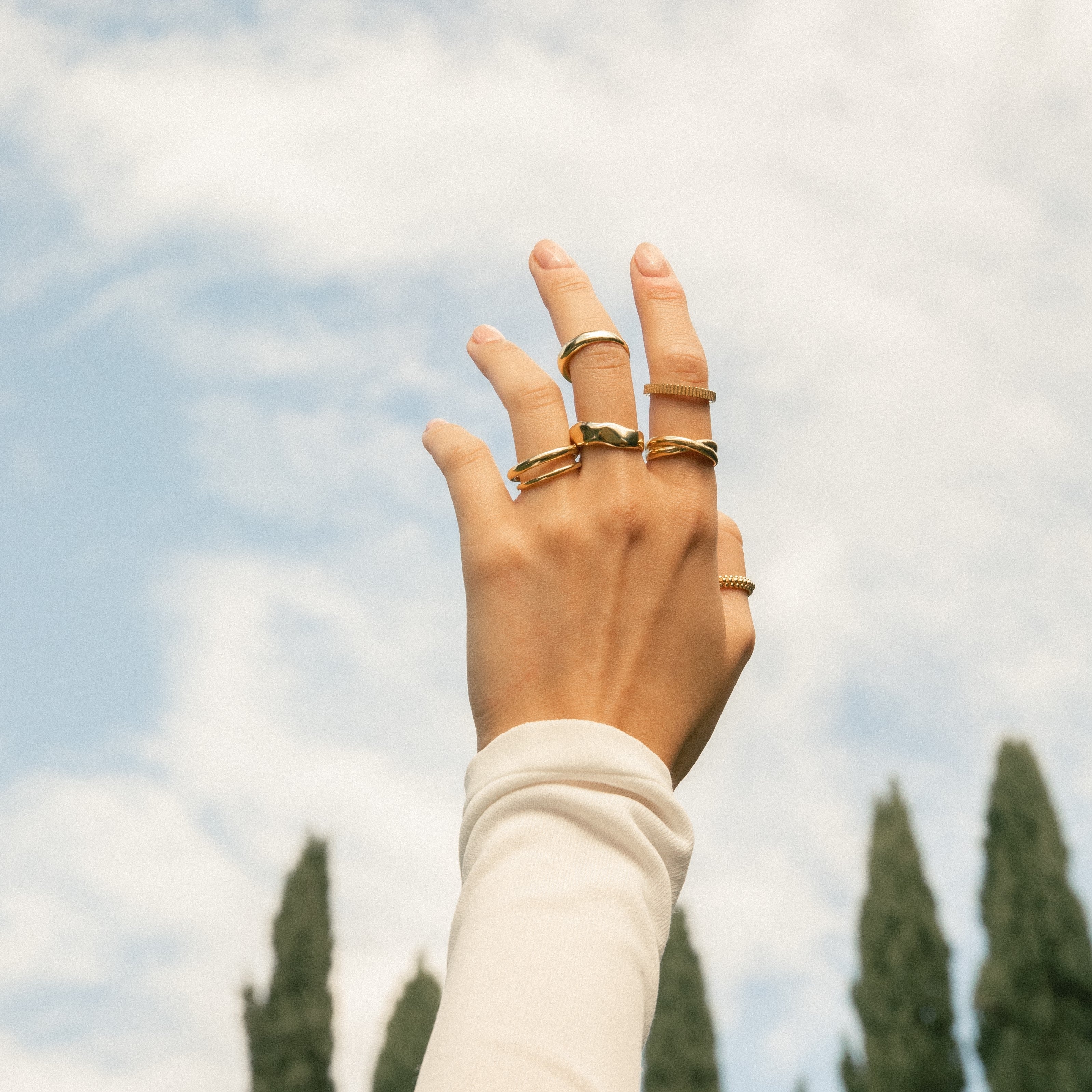 Roots small ring - Gold Stacking Ring - The Future Rocks - 2