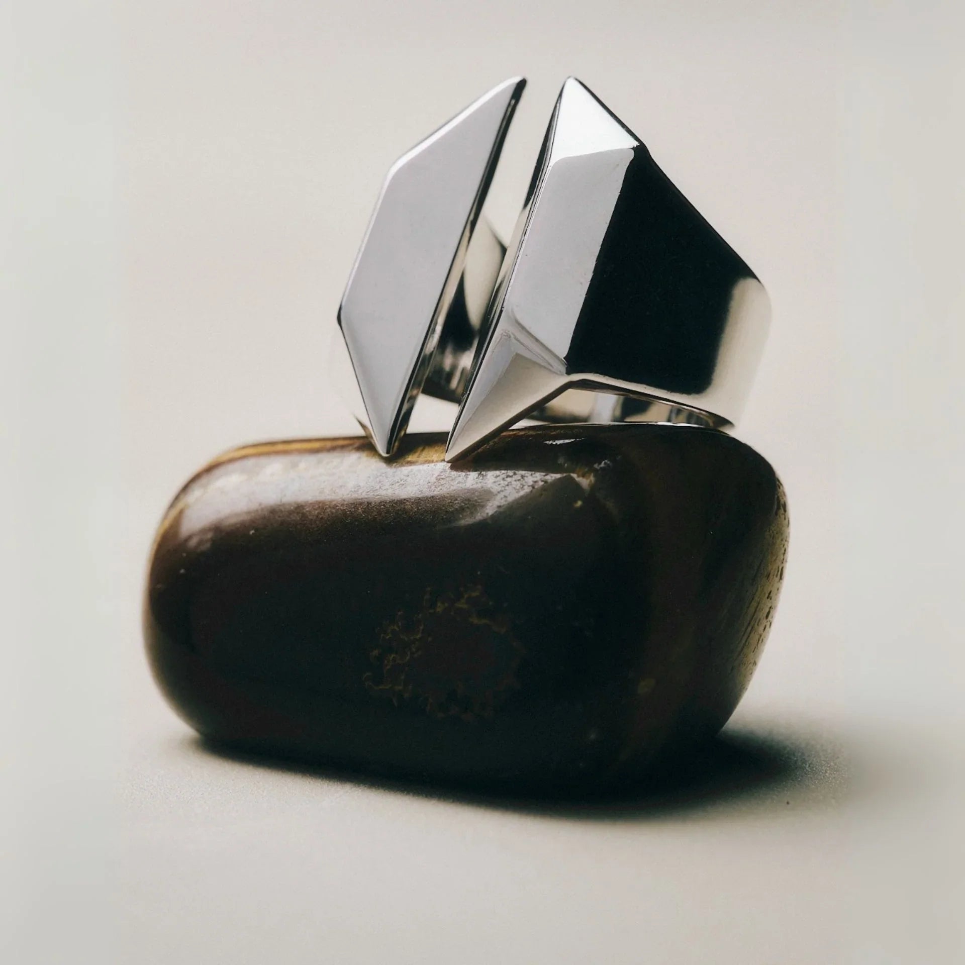 The Sculptor's Shield ring - The Sculptor's Shield ring - The Future Rocks - 6