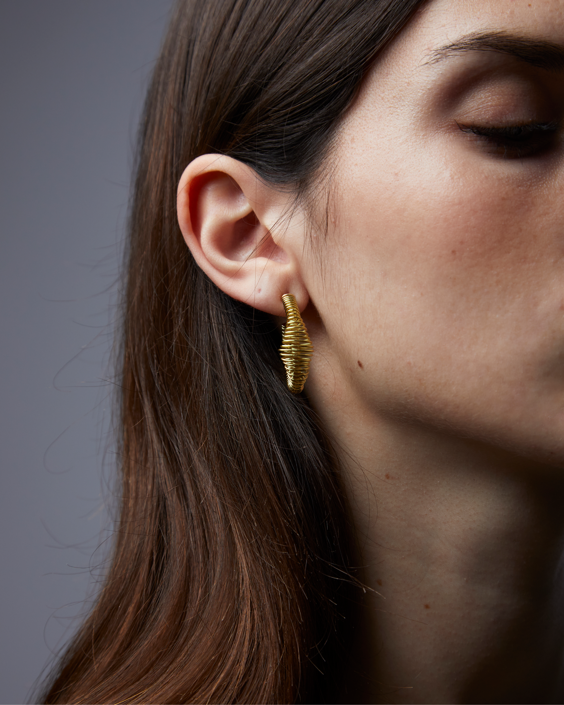 Curve earrings - Gold Curve Earrings - The Future Rocks - 4