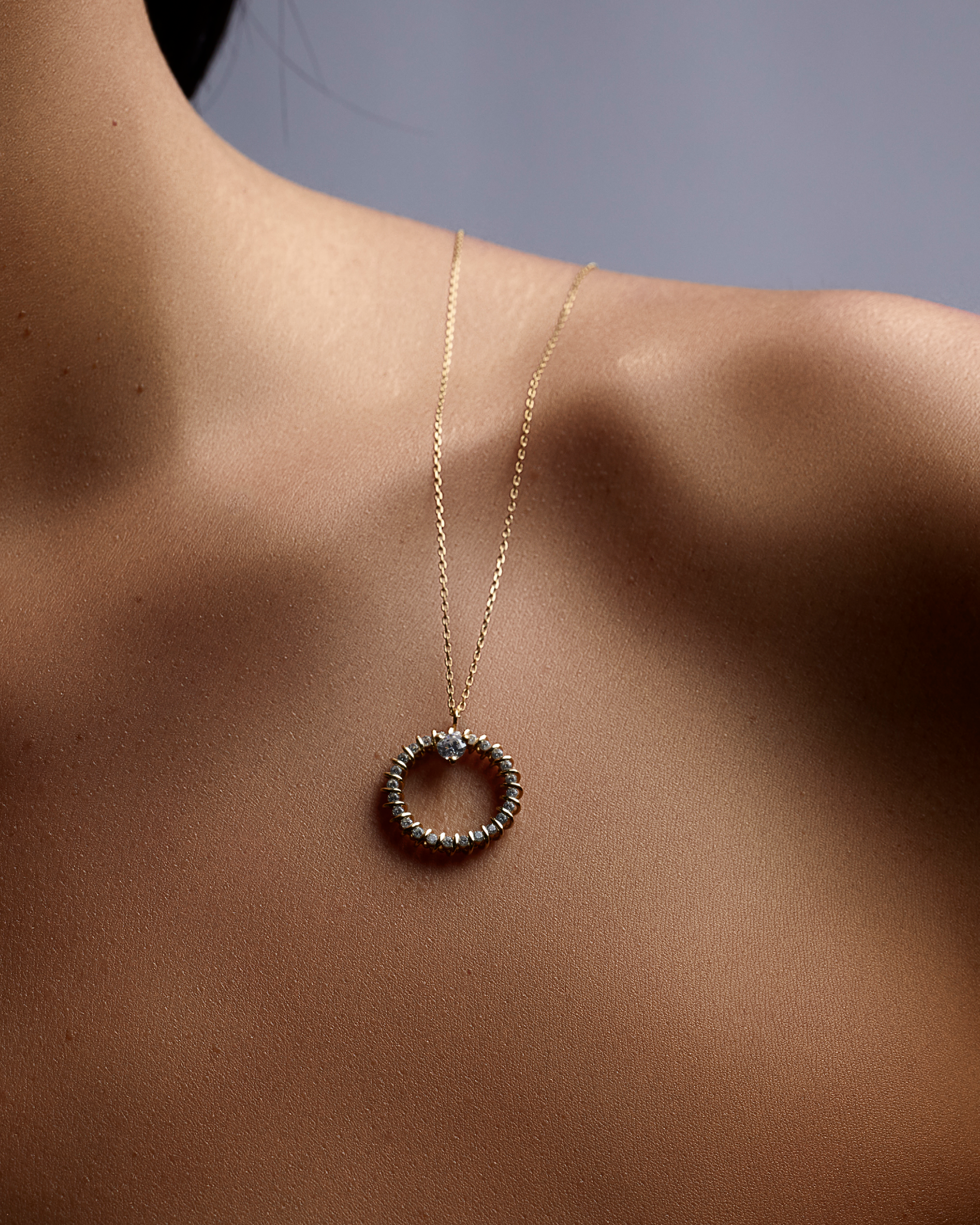 Eleonor necklace with spiral pendant - Gold Spiral Pendant Necklace - The Future Rocks - 4