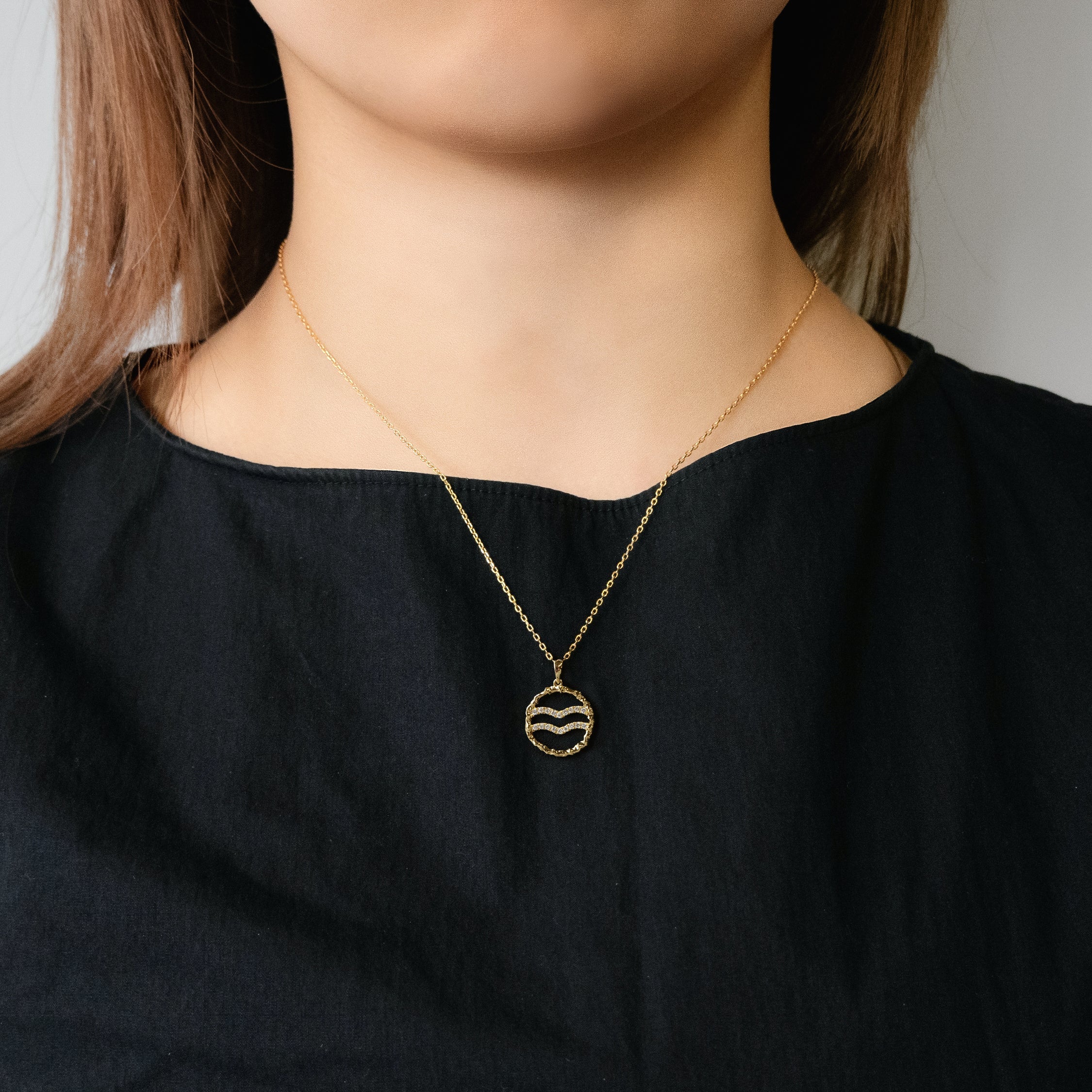 Aquarius medallion pendant necklace - Aquarius medallion pendant necklace - The Future Rocks - 2