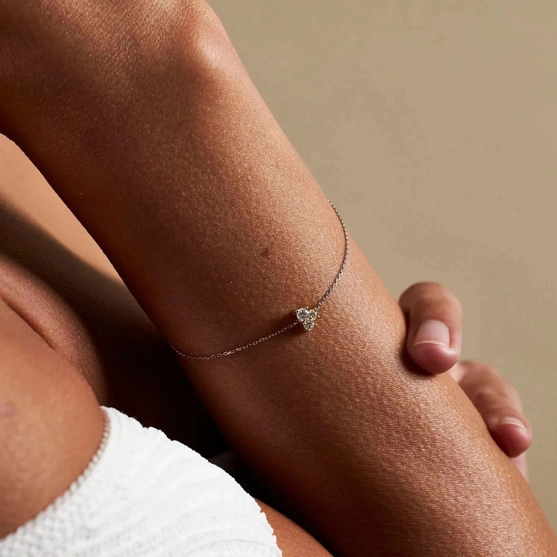 Dyad bracelet - 18K Gold Three Stone Diamond Bracelet - The Future Rocks - 2
