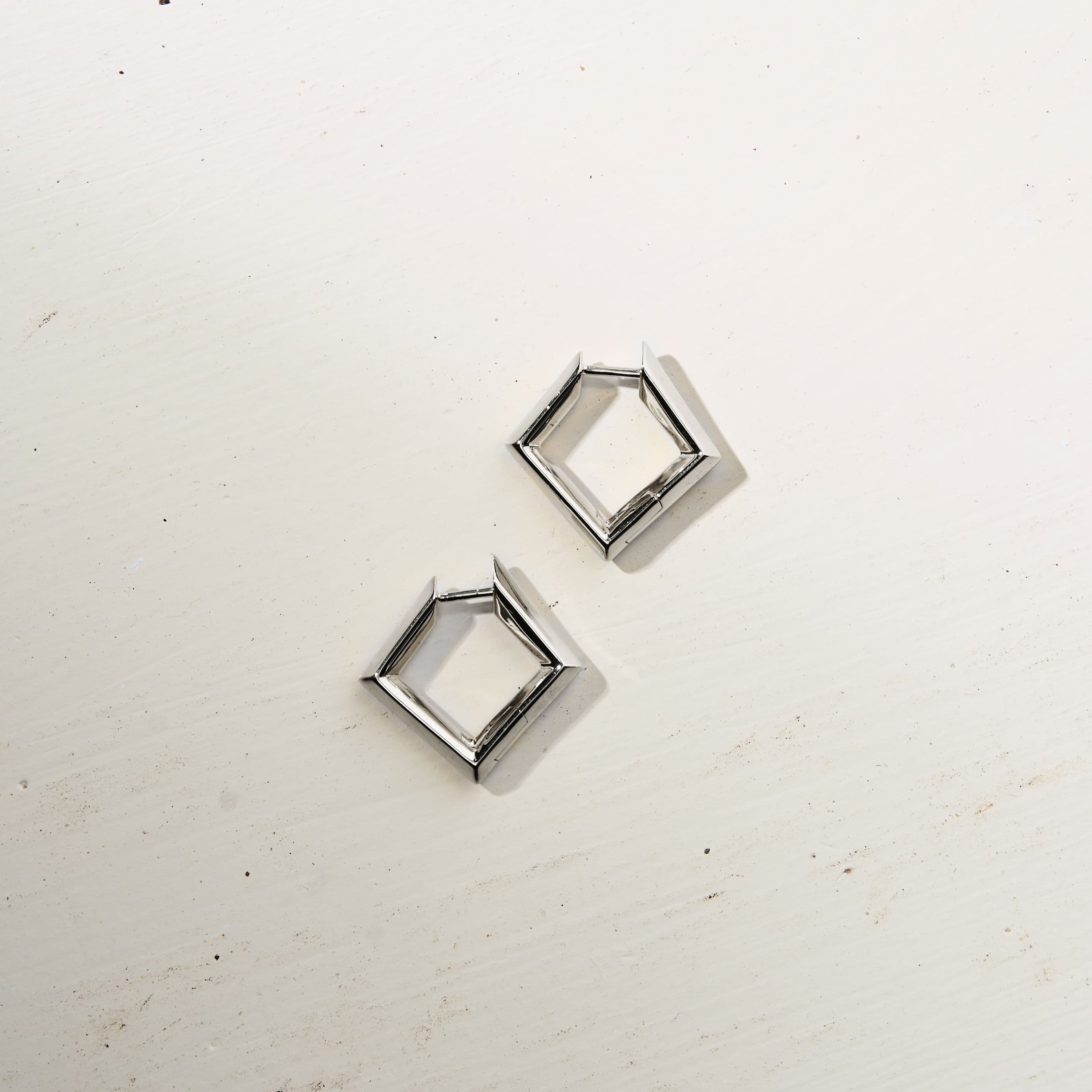 Sculptura square earrings - Sculptura Square Hoop Earrings - The Future Rocks - 13