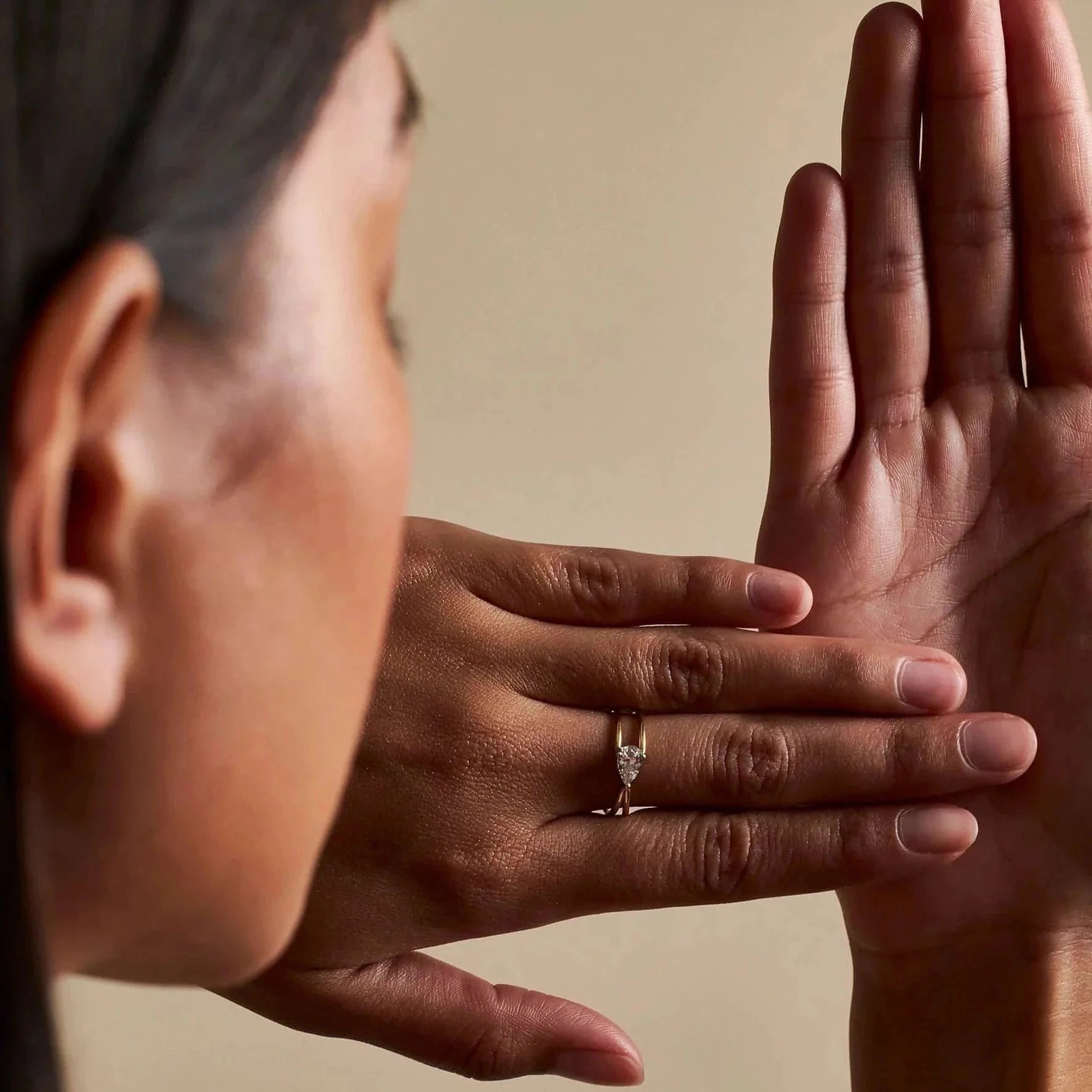 Kinetic ring - Pear Shaped Lab-Grown Diamond Ring - The Future Rocks - 2