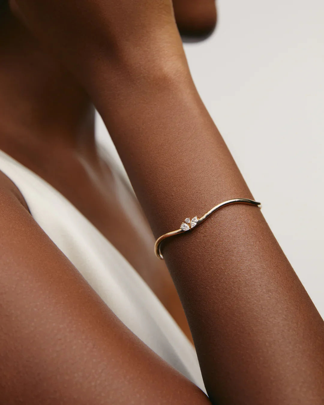 Onda cuff - Onda Lab-Grown Diamond Cuff Bracelet - The Future Rocks - 2