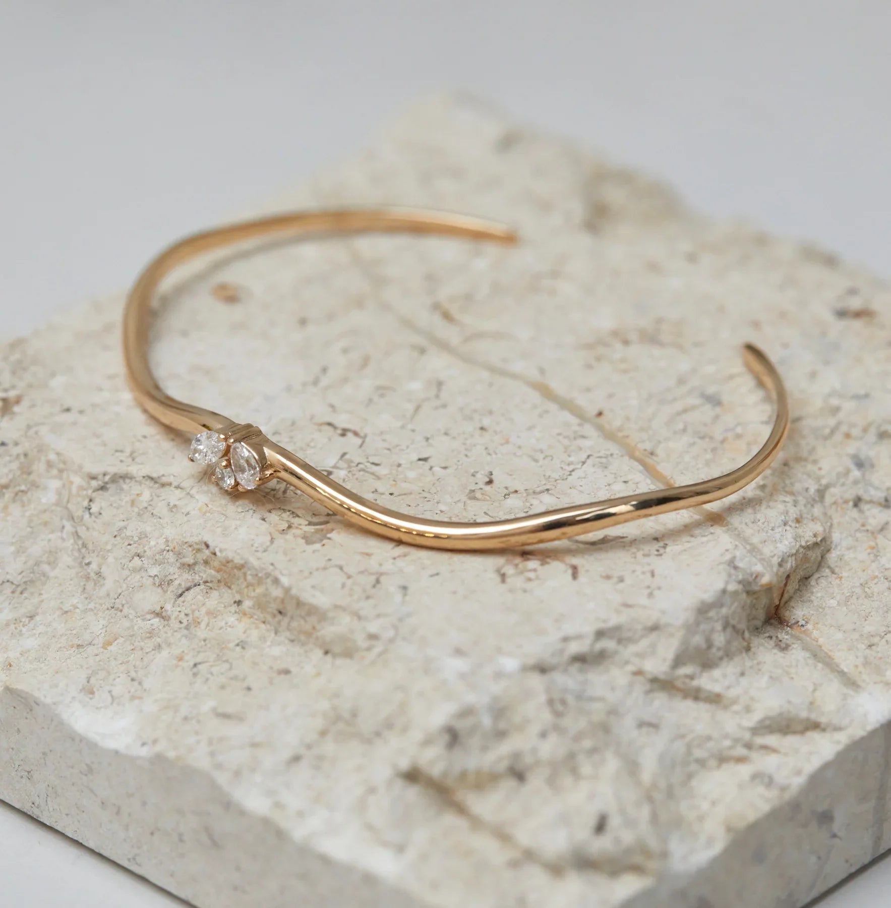 Onda cuff - Onda Lab-Grown Diamond Cuff Bracelet - The Future Rocks - 3