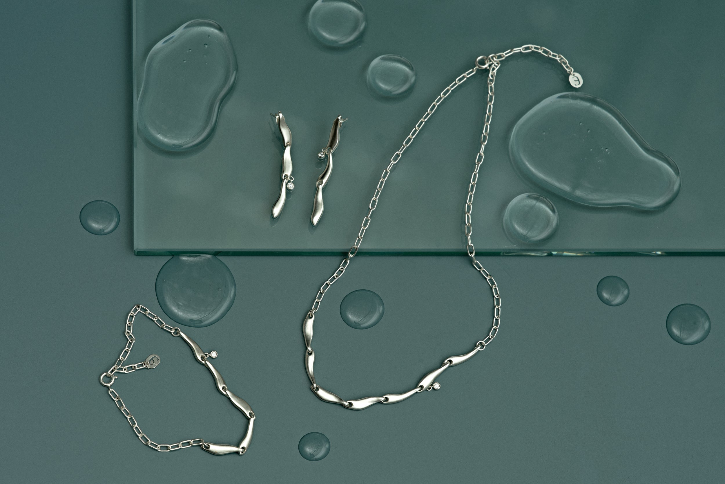  Flow necklace - Sterling Silver Necklace -  The Future Rocks -    7 