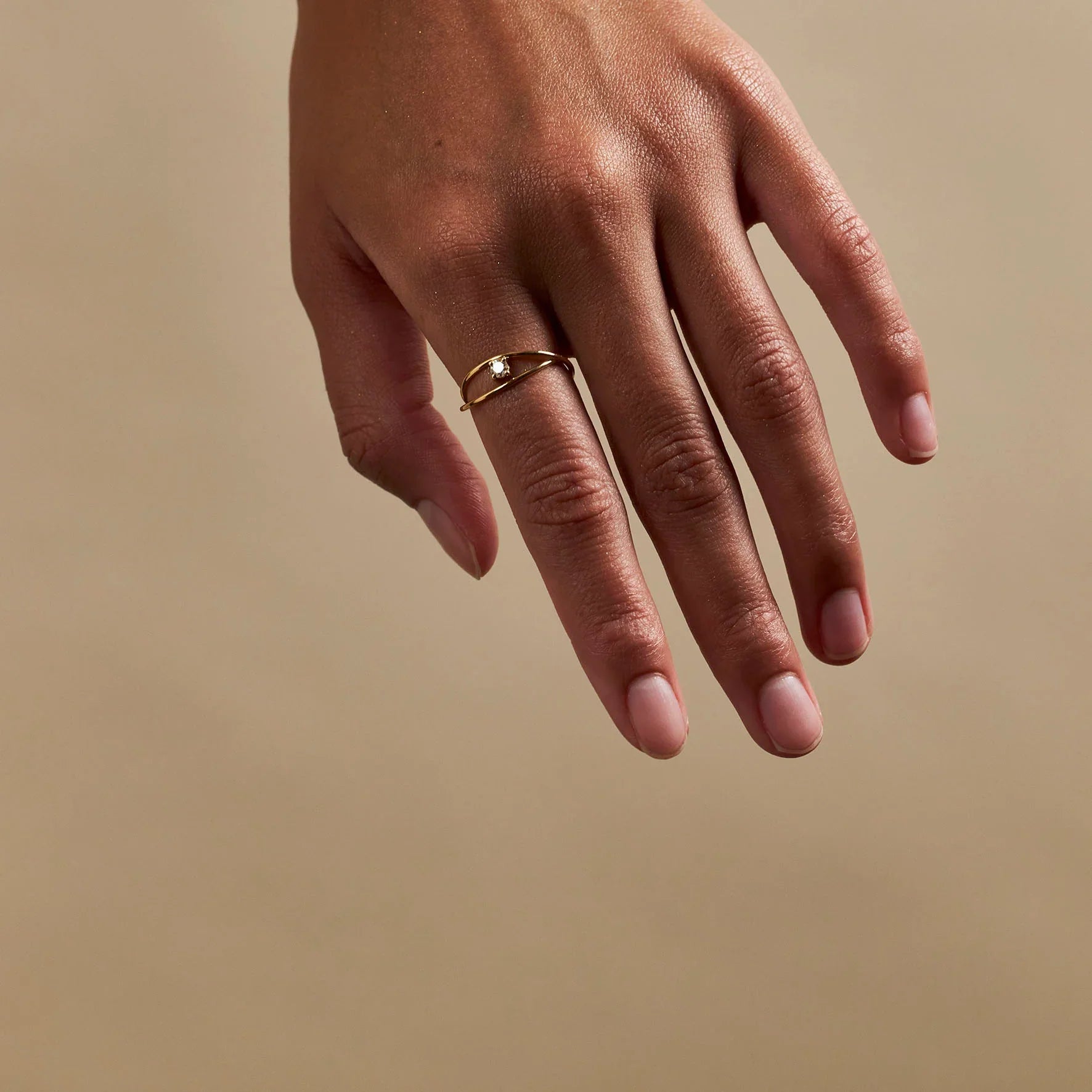  Parallax ring - 18k Recycled Gold Lab-Grown Diamond Parallax Ring -  The Future Rocks -    2 