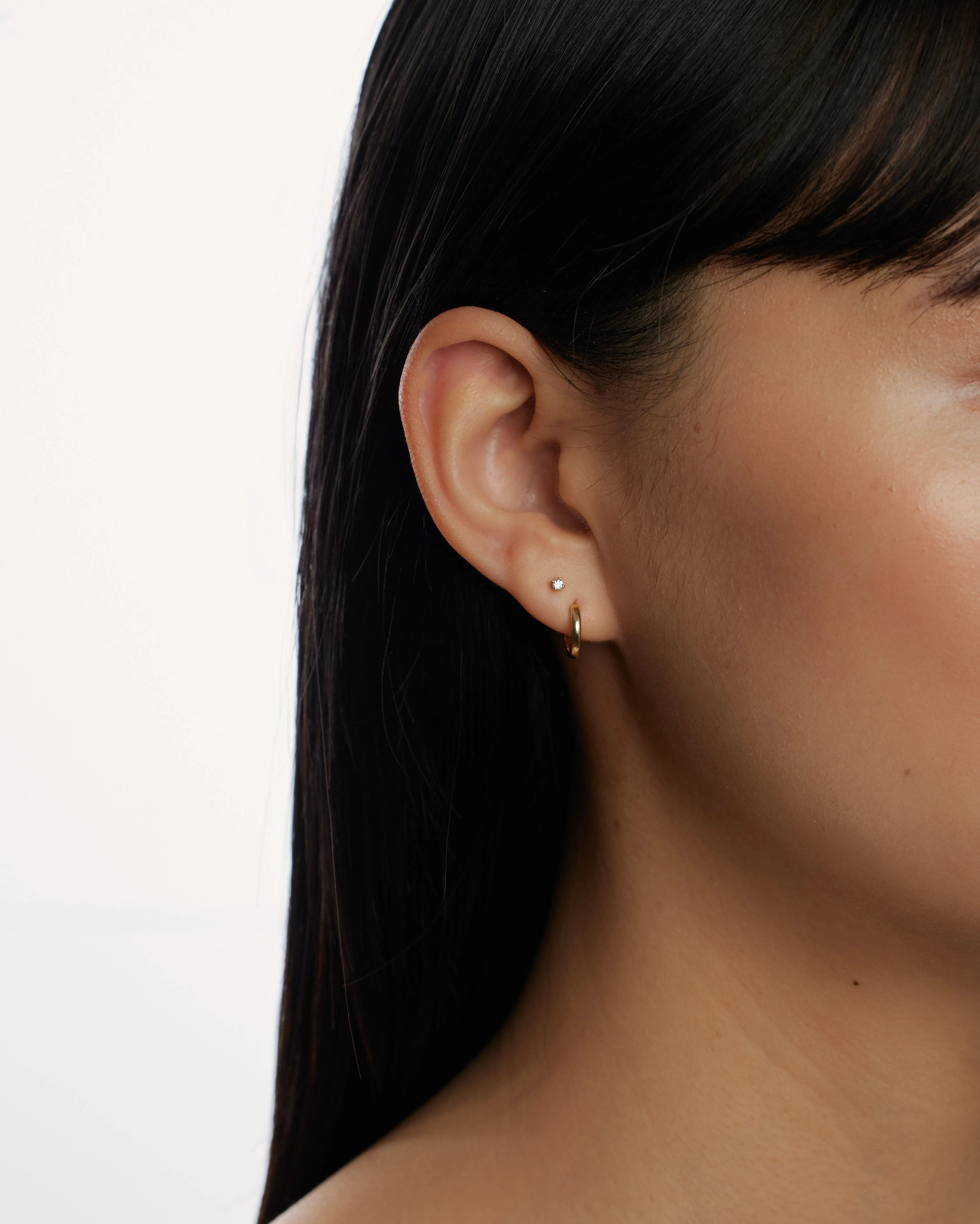 Plain gold huggies 11mm